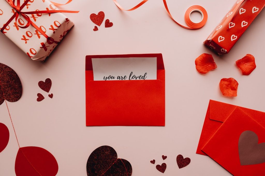 10 Valentine's Gifts That Won't Break the Bank