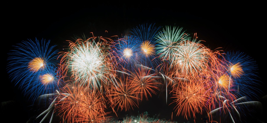 Detroit Ford Fireworks 2023 - Spectacular display of fireworks illuminating the city skyline.