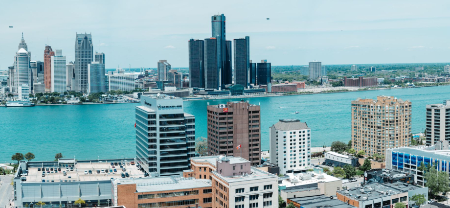 When searching for free things to do in Detroit, Michigan during the summer, the Detroit Riverwalk stands outfun-in-michigan