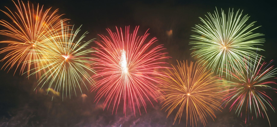 July 4th Fireworks 2024 in Sterling Heights, Michigan.fun-in-michigan