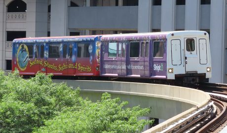 Detroit_People_Mover_approaching_Millender_Center - Fun In Michigan