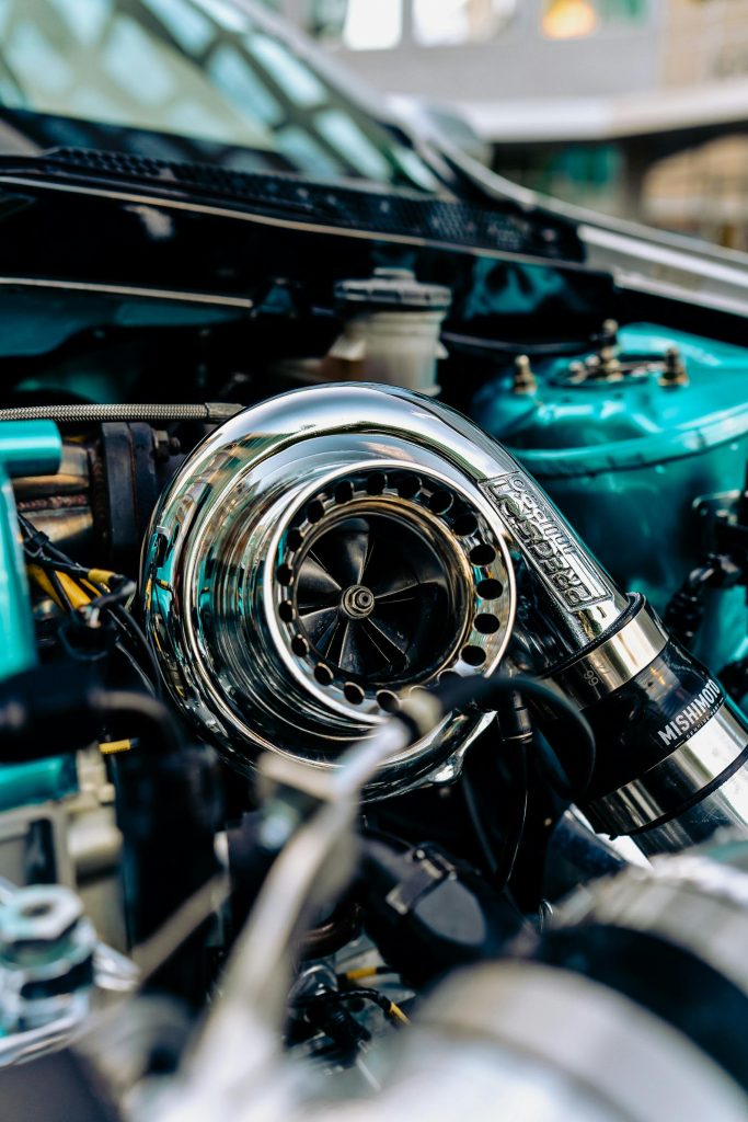 How has the Woodward Dream Cruise adapted to a digital age of social media