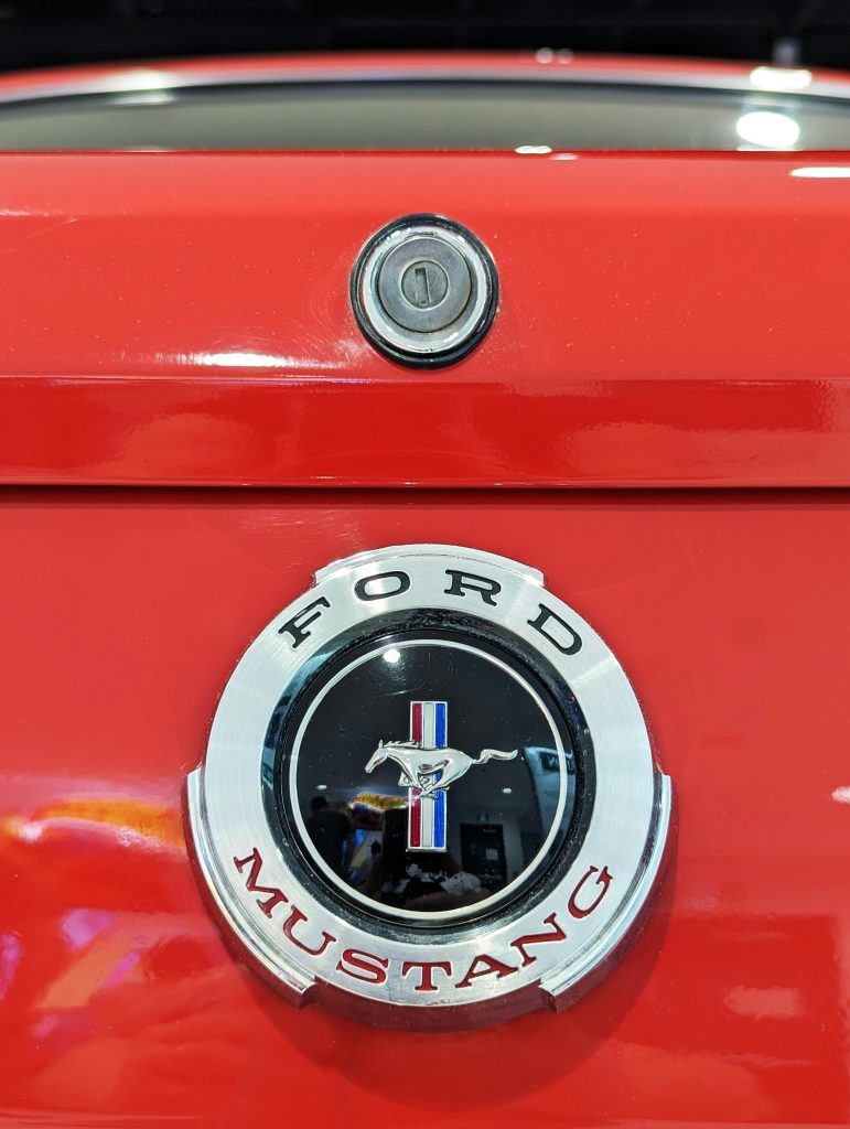 What are the best ways to experience the woodward dream cruise detroit car show for the first time