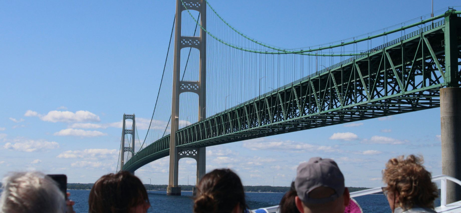 Mackinac Bridge Facts: The World's Longest Suspension Bridge When Built in 1957