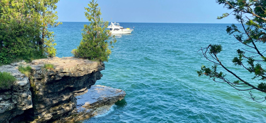 The best Michigan campgrounds near the lake for 2026. Lakefront sites, reservation tips, and what to pack. Michigan camping near the lake